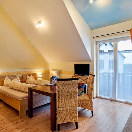 Schusterjunge Haus 3*